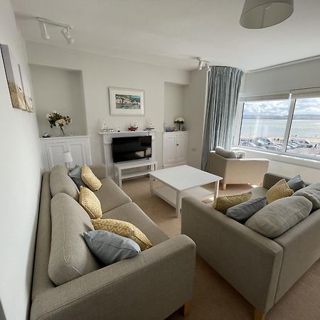 Lovely Seafront 2 Bedroom Apartment 4 애버디피 외부 사진