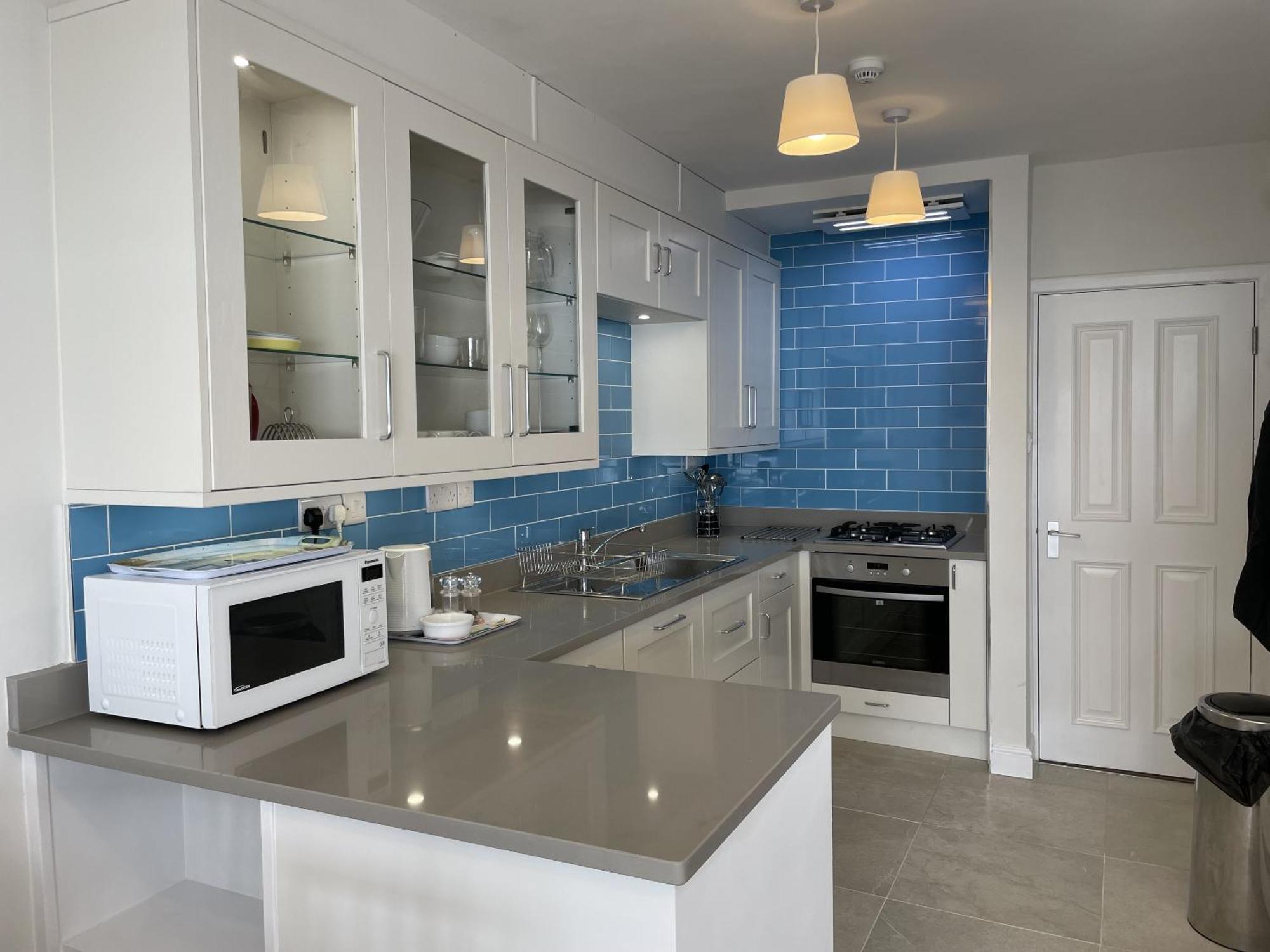 Lovely Seafront 2 Bedroom Apartment 4 애버디피 외부 사진
