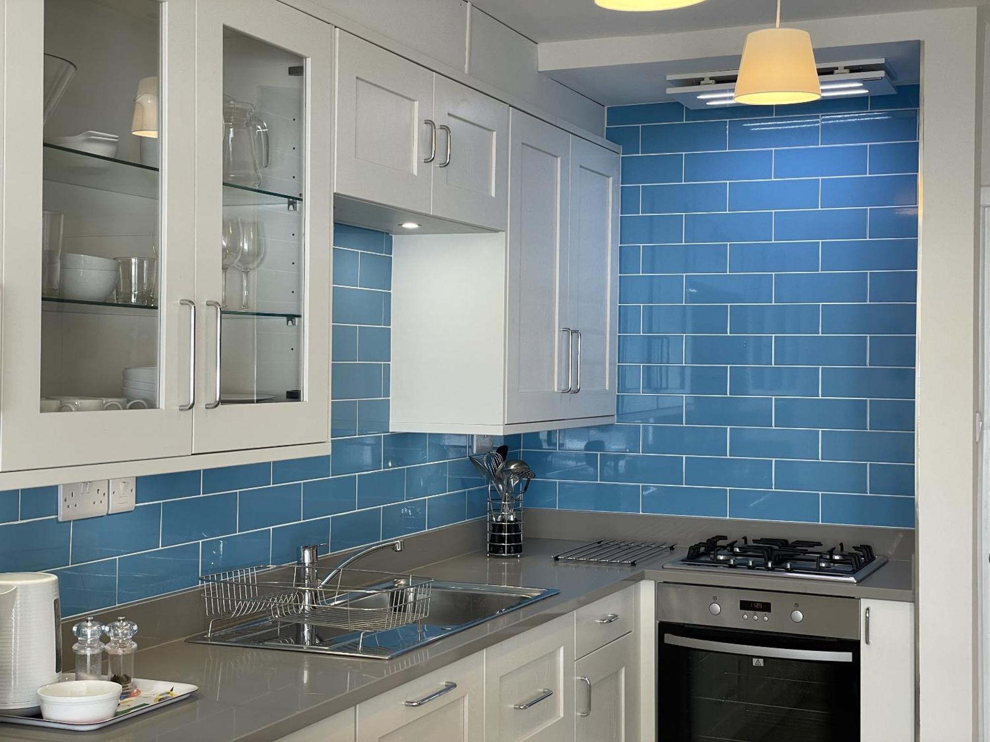 Lovely Seafront 2 Bedroom Apartment 4 애버디피 외부 사진